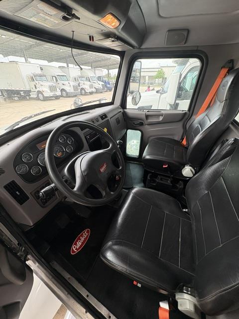 2021 Peterbilt 337-2