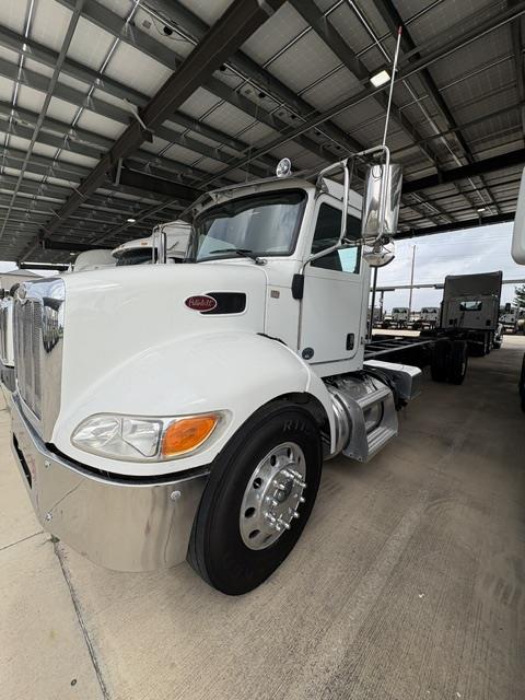 2021 Peterbilt 337-4