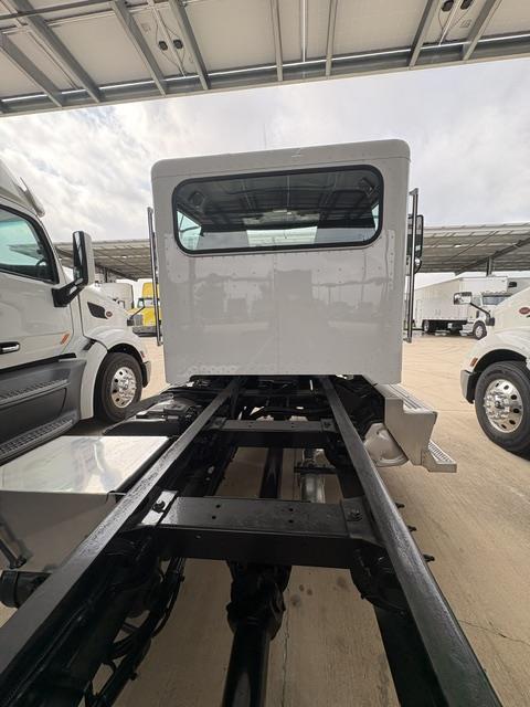2021 Peterbilt 337-7