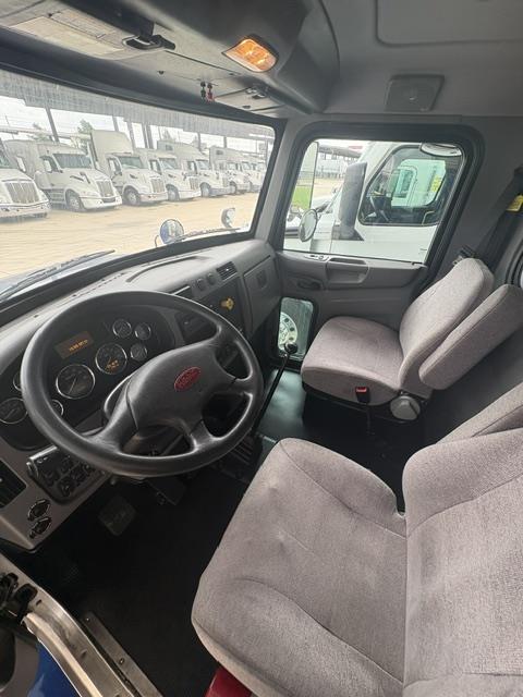 2020 Peterbilt 337-1