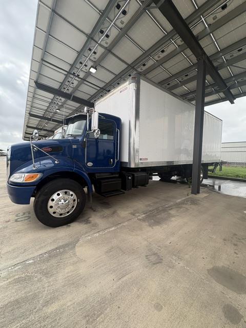 2020 Peterbilt 337-4