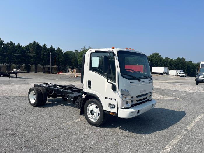 2026 Isuzu NPR-HD-6