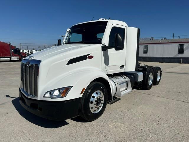 2023 Peterbilt 579-1
