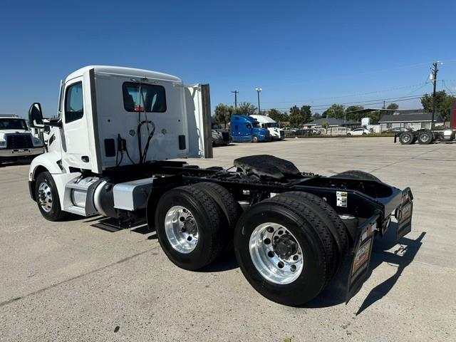 2023 Peterbilt 579-2