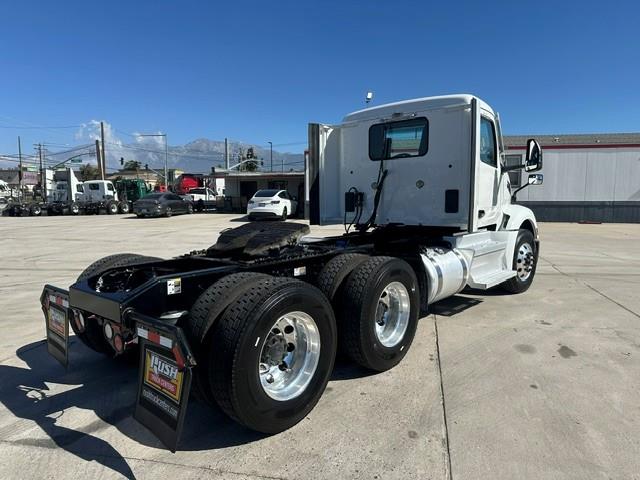 2023 Peterbilt 579-8