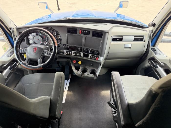 2020 Kenworth T680-28