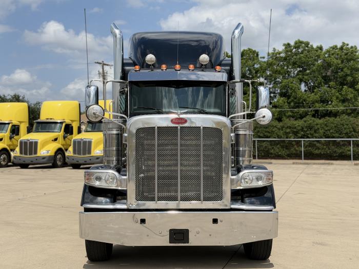2022 Peterbilt 389-2