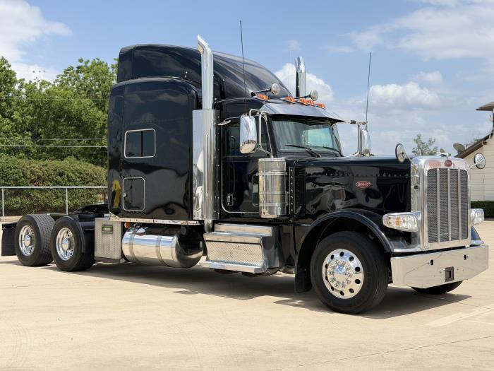 2022 Peterbilt 389-3
