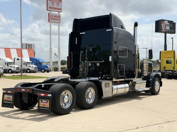 2022 Peterbilt 389-5