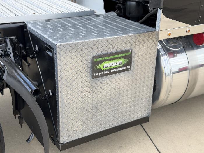 2022 Peterbilt 389-16