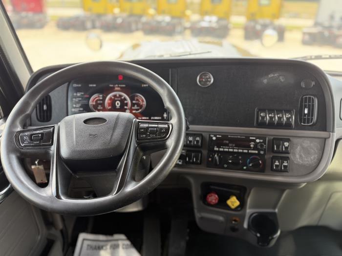 2022 Peterbilt 389-32