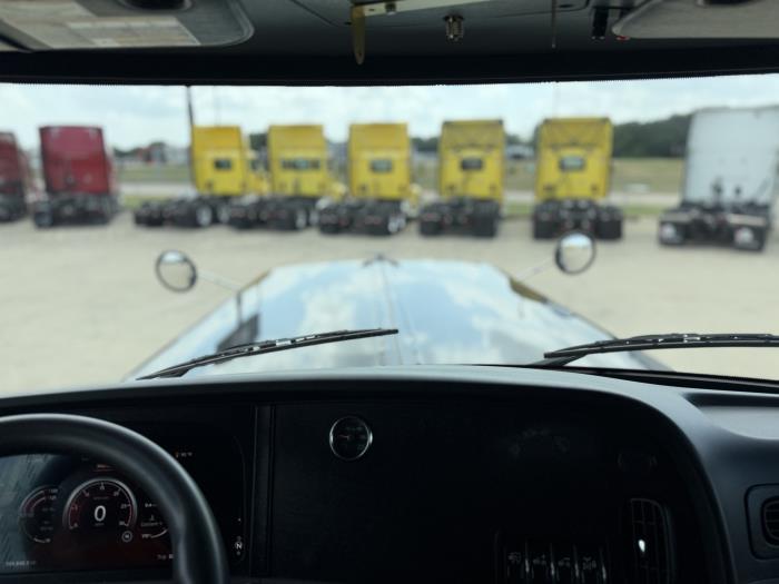 2022 Peterbilt 389-39