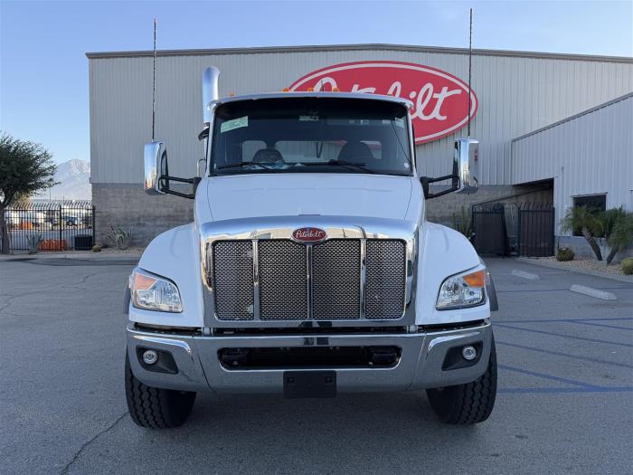 2027 Peterbilt 548-2