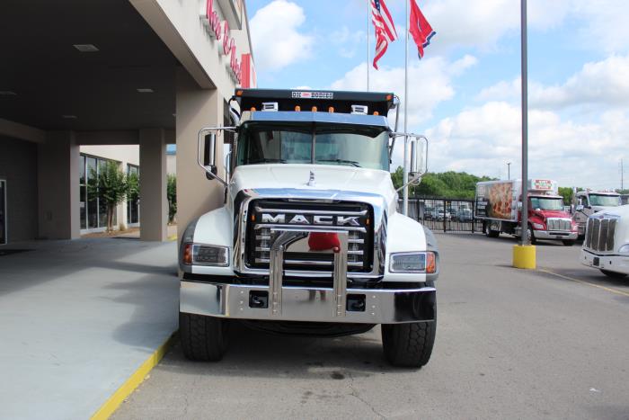 2025 Mack Granite 64FT-1