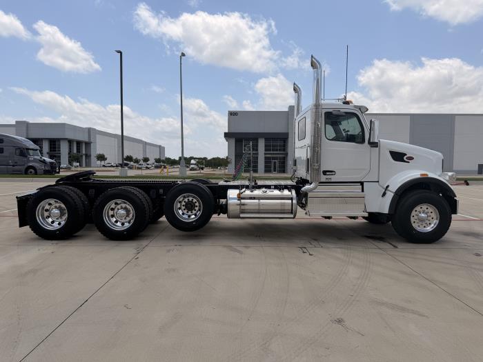 2027 Peterbilt 567-3