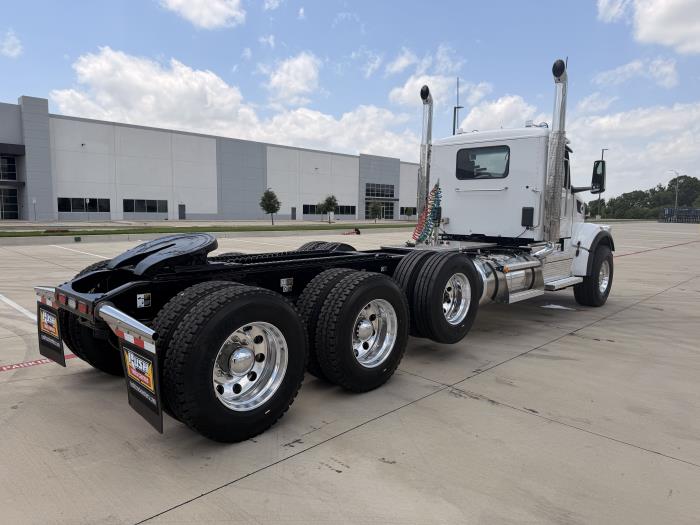 2027 Peterbilt 567-4