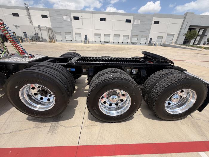 2027 Peterbilt 567-9