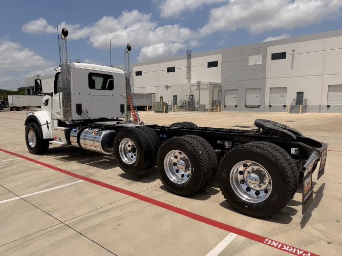 2027 Peterbilt 567-7