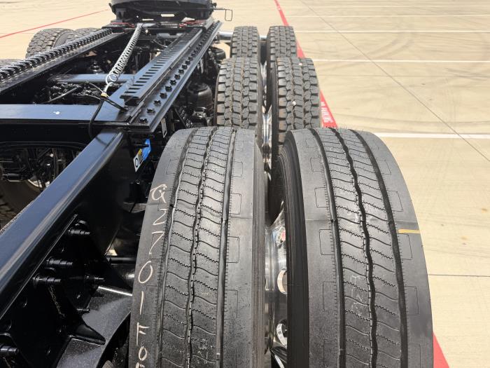 2027 Peterbilt 567-14