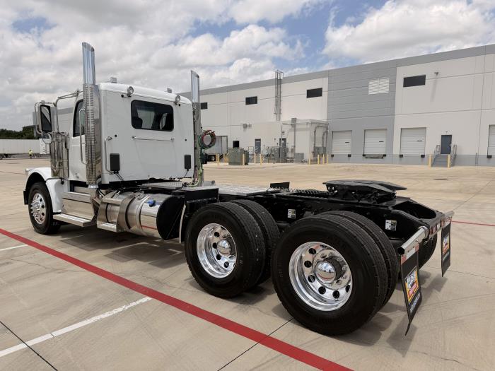 2027 Peterbilt 589-6