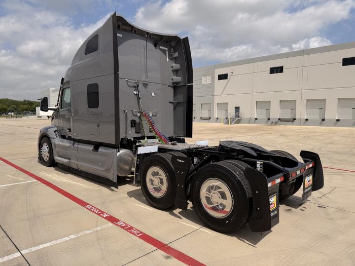 2027 Peterbilt 579-7