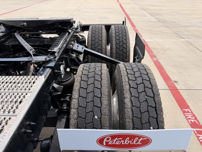 2027 Peterbilt 579-11