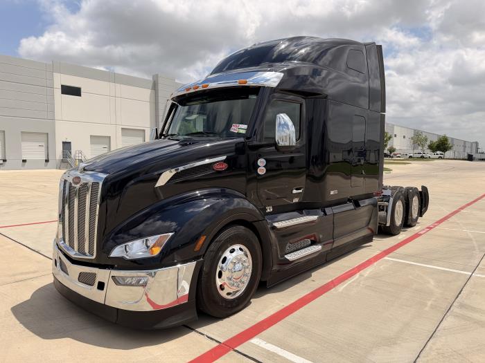 2027 Peterbilt 579-1
