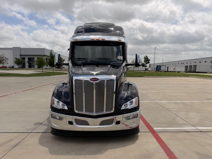 2027 Peterbilt 579-2