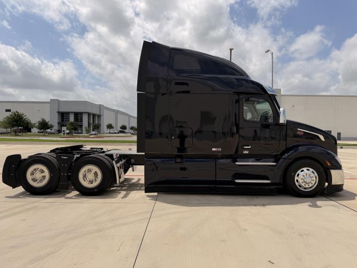 2027 Peterbilt 579-4