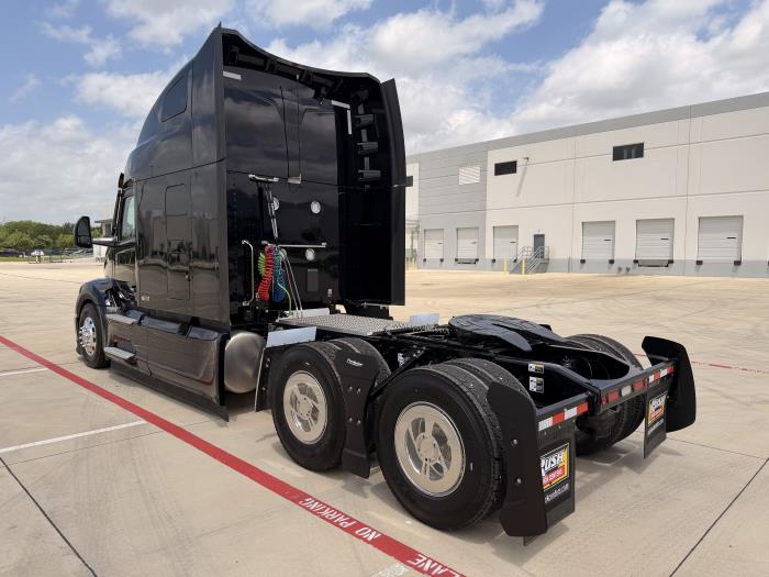 2027 Peterbilt 579-7