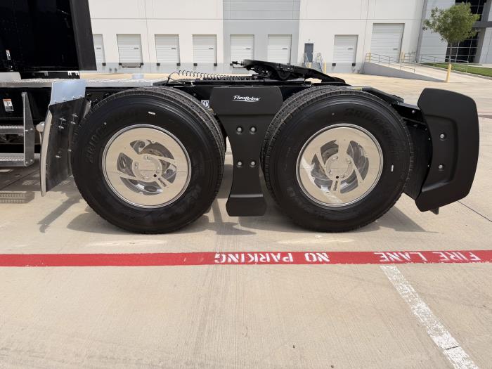 2027 Peterbilt 579-10