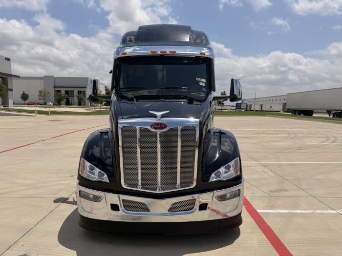 2027 Peterbilt 579-1