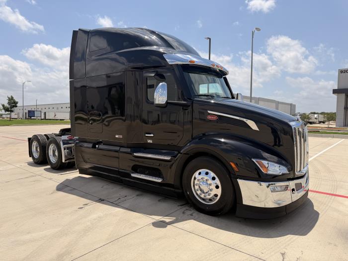 2027 Peterbilt 579-2