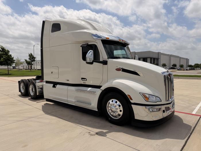 2027 Peterbilt 579-3