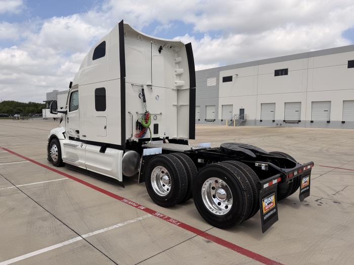 2027 Peterbilt 579-7