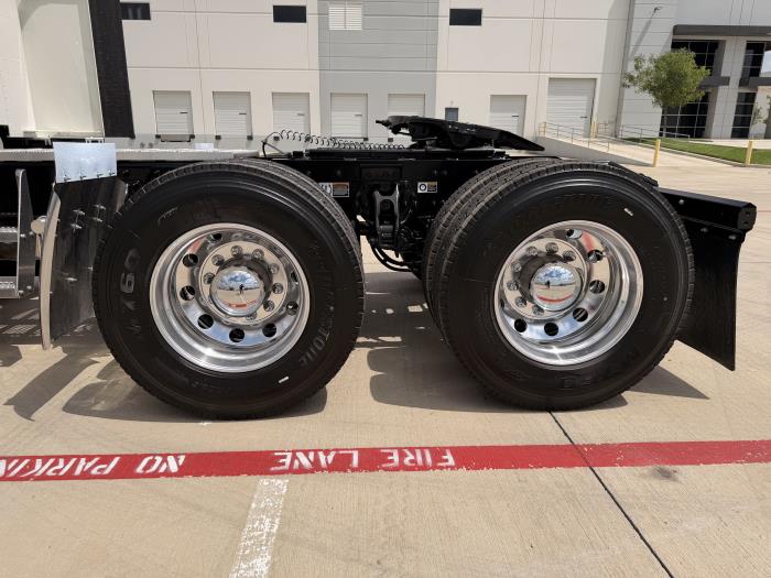 2027 Peterbilt 579-10