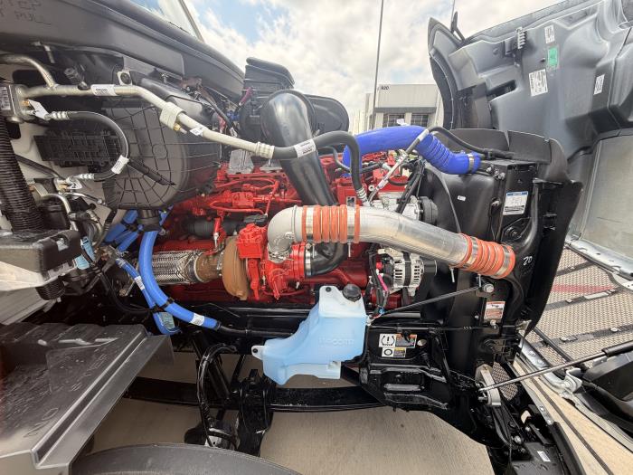 2027 Peterbilt 579-13