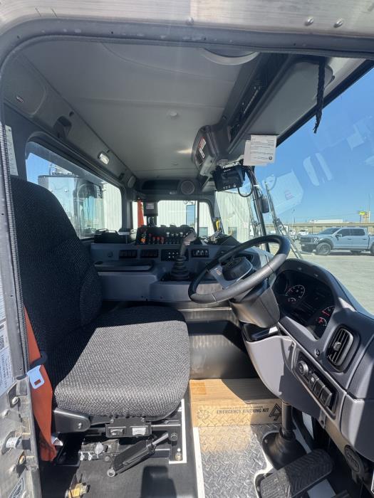 2026 Peterbilt 520-8