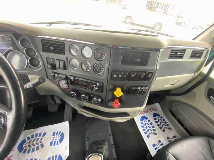2020 Peterbilt 579-8