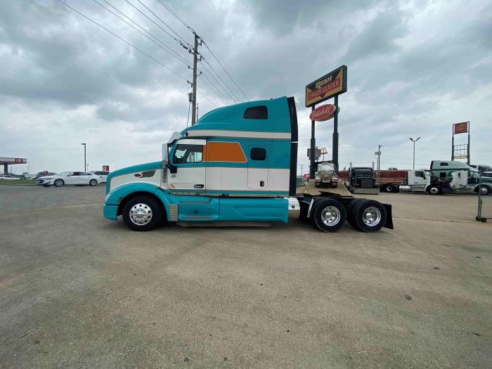 2020 Peterbilt 579-18