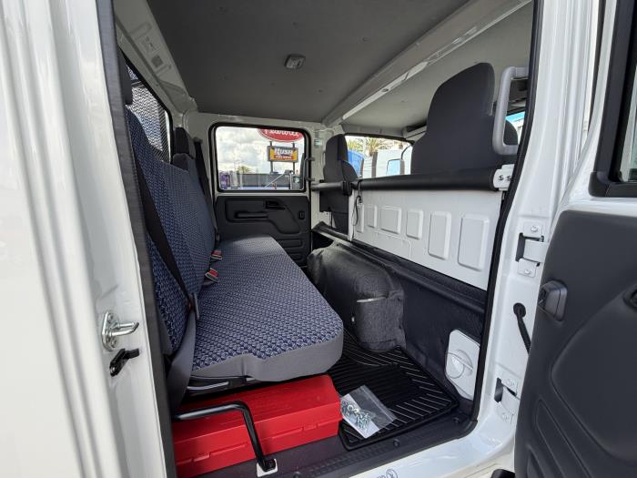 2027 Isuzu NPR-HD-20