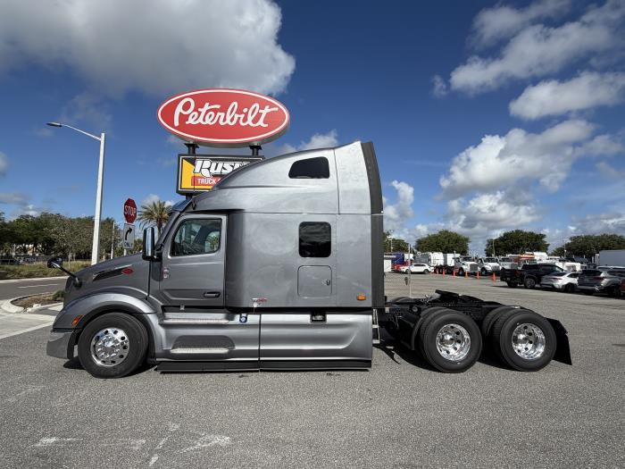 2027 Peterbilt 579-1