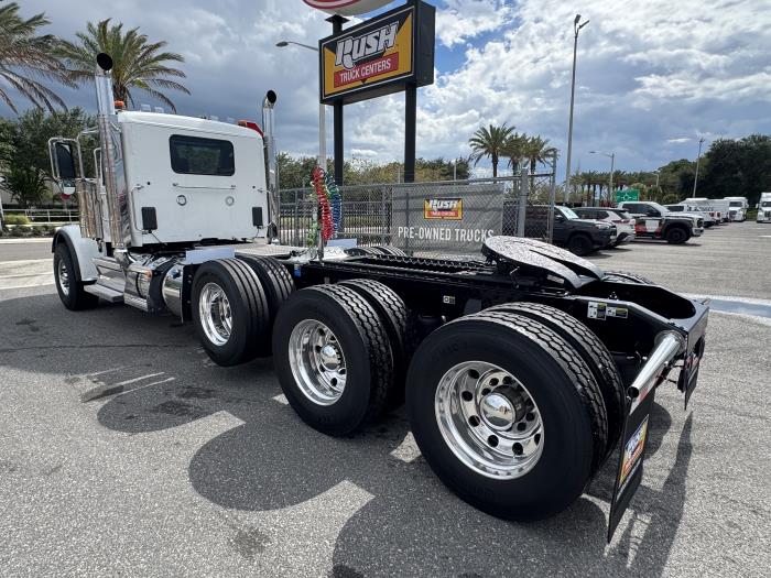 2027 Peterbilt 589-3