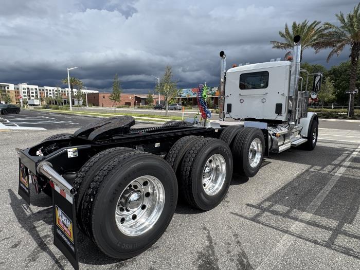 2027 Peterbilt 589-5