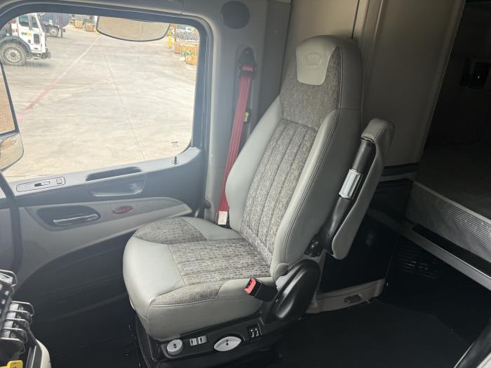 2022 Peterbilt 579-7