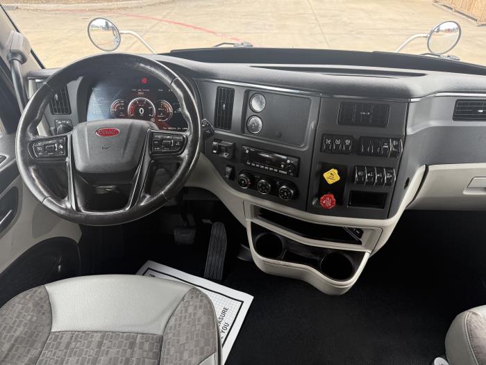2022 Peterbilt 579-15