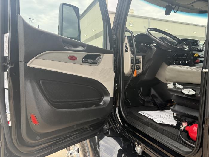 2022 Peterbilt 579-16