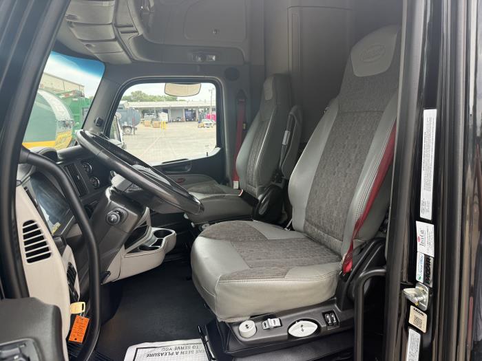 2022 Peterbilt 579-17
