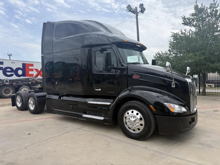 2022 Peterbilt 579-2