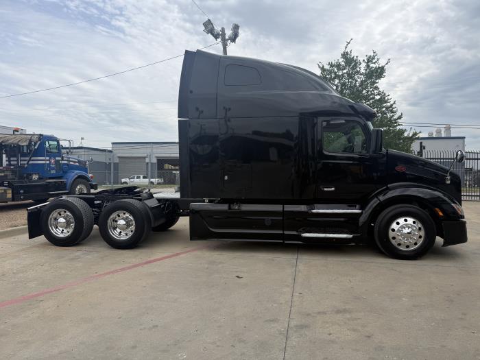 2022 Peterbilt 579-25
